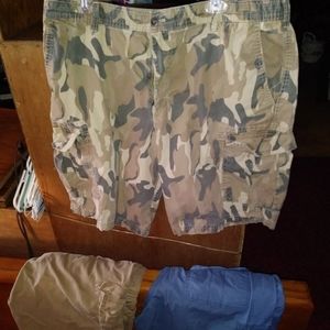 THREE PAIR MEN'S SHORT PANTS. WAIST SIZES 38 AND 40.
